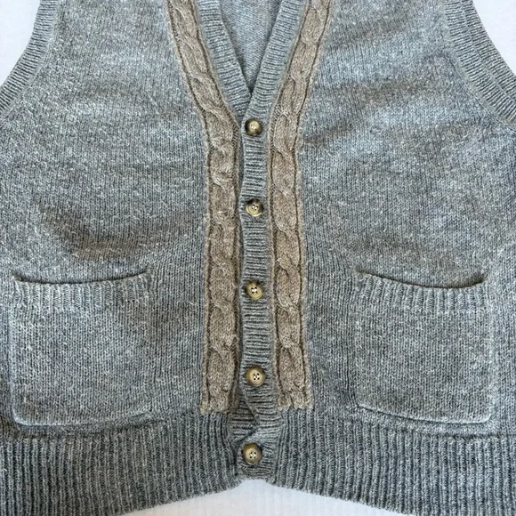Generra Gray Cable Knit 2 tone Sweater Vest versatile classic staple - Picture 4 of 12